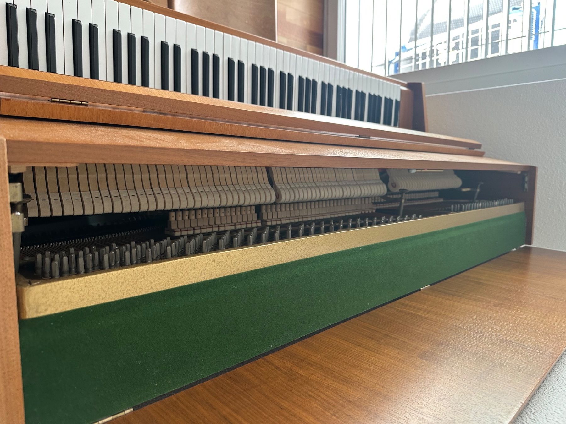 Musikinstrumente: Klavier Marke Weiss – Gebraucht aus Menzingen von pat_6pkv 1