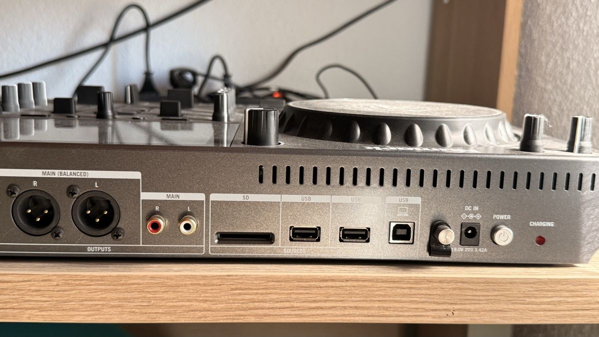 Numark Console di mixaggio: DJ Controller Numark Mixstream Pro Go guter Zustand – Usato da Höchstetten venduto da Daniele40 1