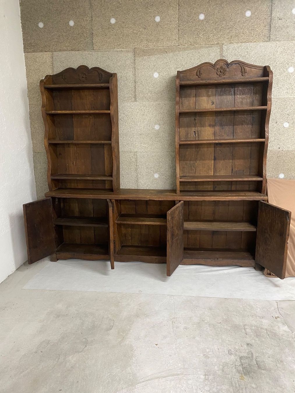 Büffets: Buffet/Büchergestell aus Massivholz – Gebraucht aus Zollikerberg von KKGlobi