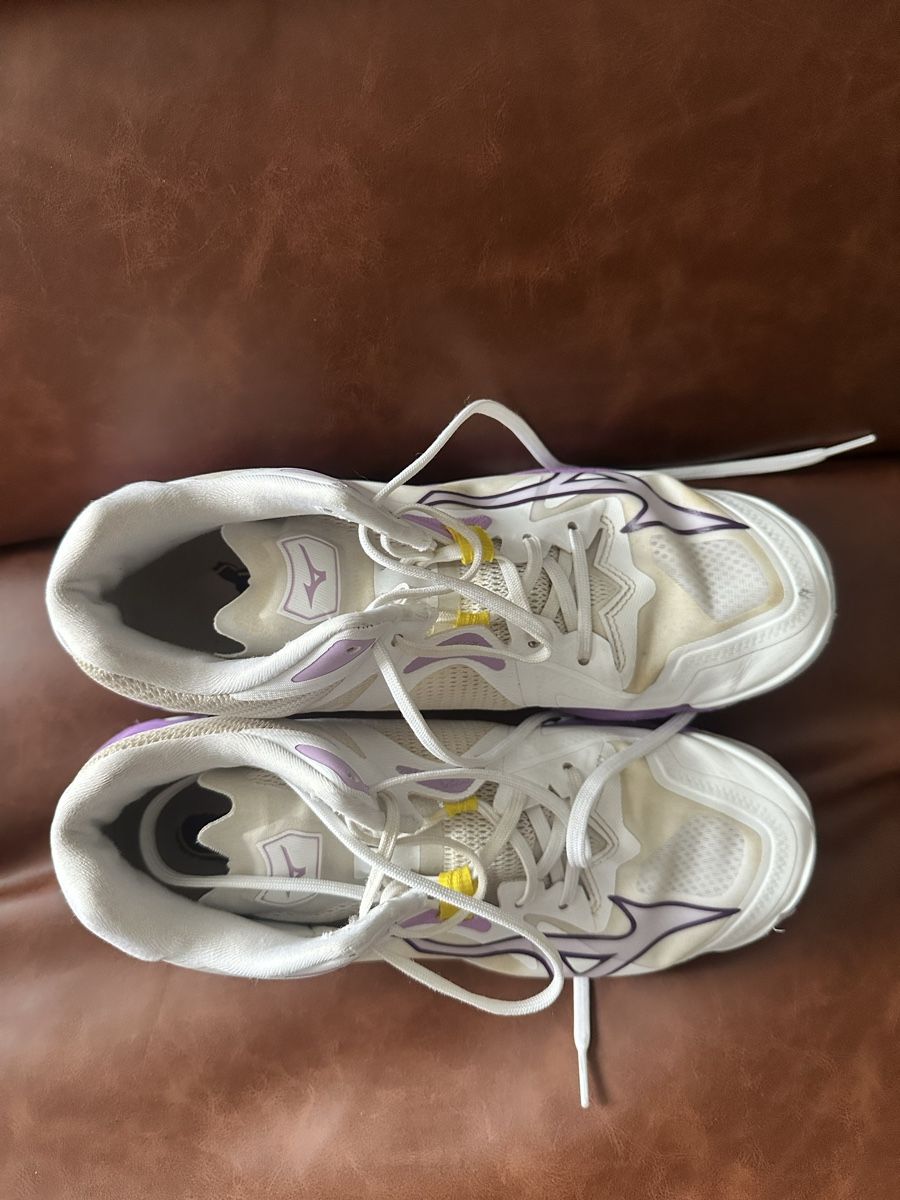 Mizuno Scarpe da donna: Volleyballschuhe gr. 41 – Usato da Aesch BL venduto da ili23_yg5k 1