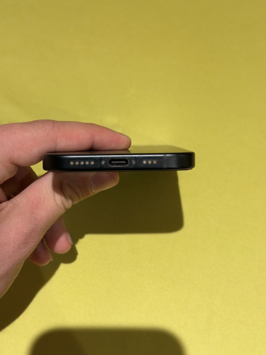 Apple Telefoni cellulari / Smartphones: Iphone 15 128gb – Usato da Azmoos venduto da lea_hv6j 5