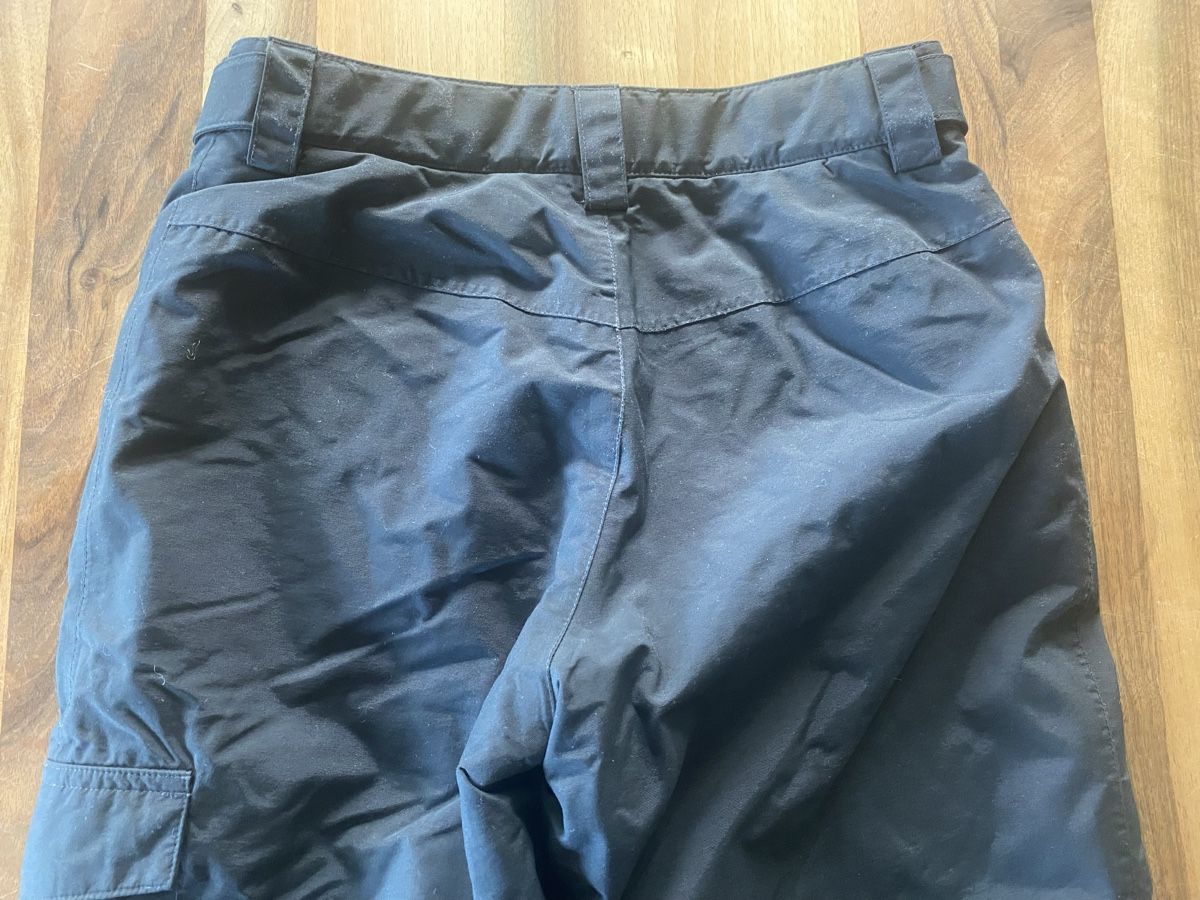 Pantaloni: Skihose Belowzero Grösse 152 Kinder Snowboardhose schwarz – Usato da Horw venduto da dreamsofacid 8
