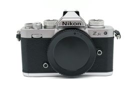 Nikon Z fc 20.9MP Spiegellose Systemkamera Silber, WIFI, 4K