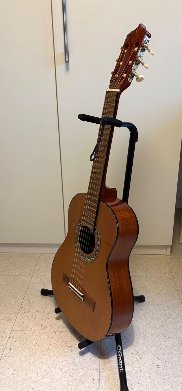 Strumenti musicali: Klassische Gitarre 3/4 Artesano – Usato da Auw venduto da sunny712 1