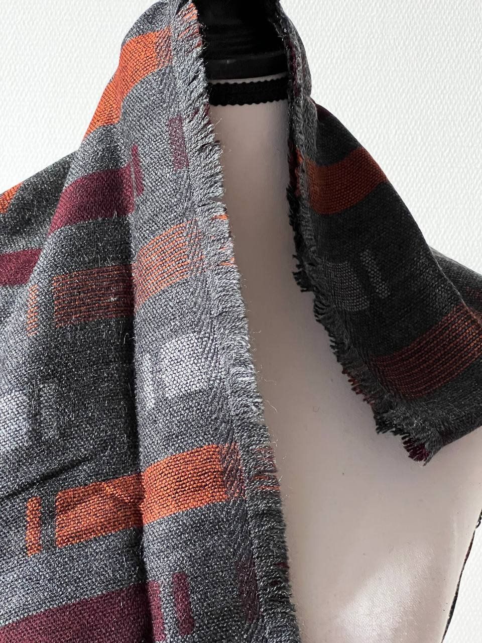 Foulards, Tücher & Schals: Neue Schal – Neu und originalverpackt aus Riehen von edu_92w7 5