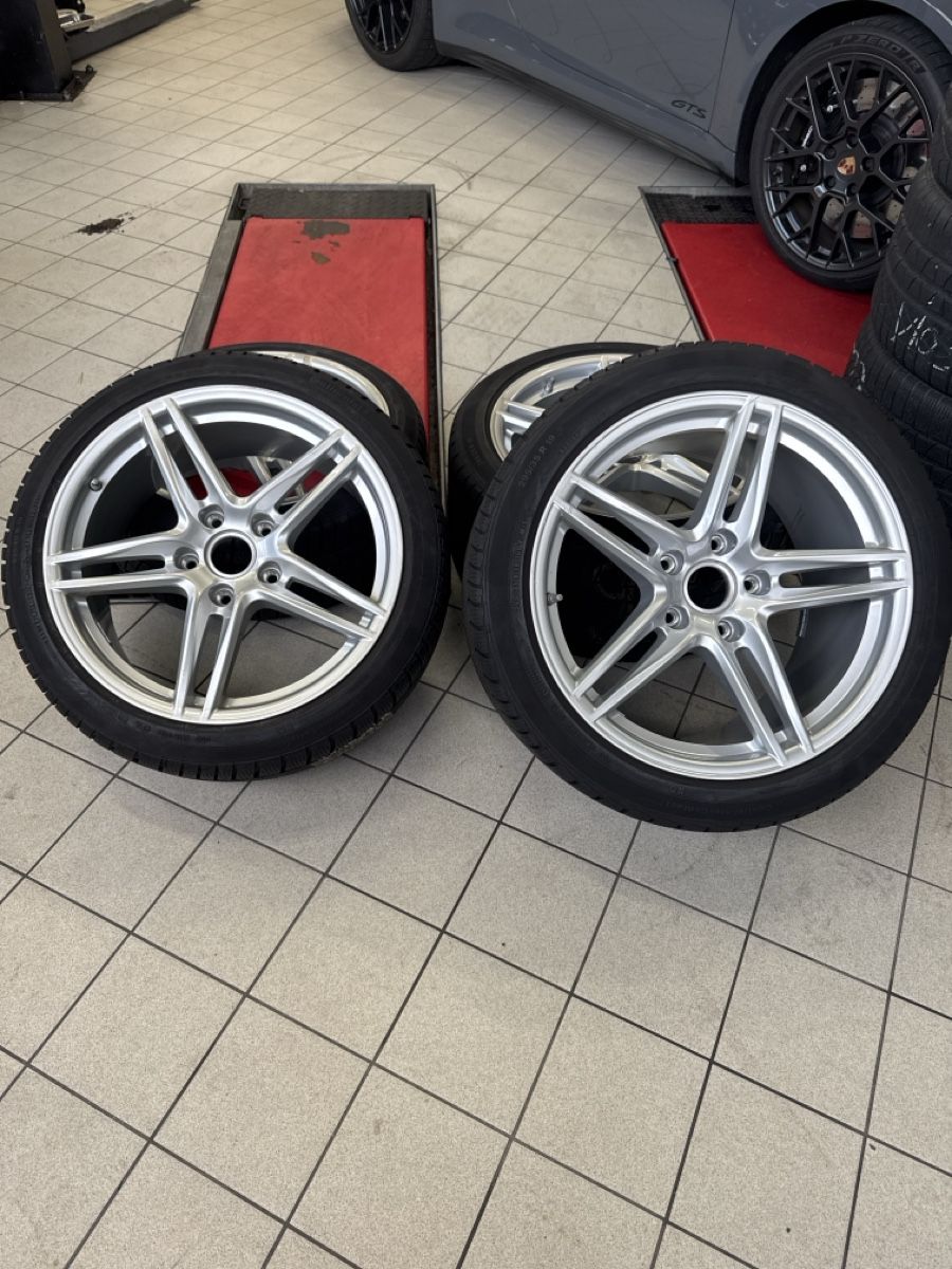 Pneumatici & Ruote complete: Porsche 911 Winterkompletträder – Usato da Oftringen venduto da lar_569b