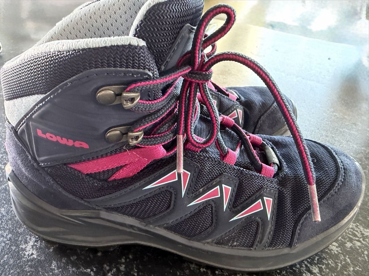 Lowa Scarpe per ragazzi: Lowa Wanderschuhe/Trekking 33 Goretex – Usato da Schlieren venduto da Lanzer6