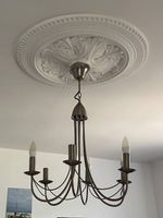 Eleganter Design-Kronleuchter aus Metall