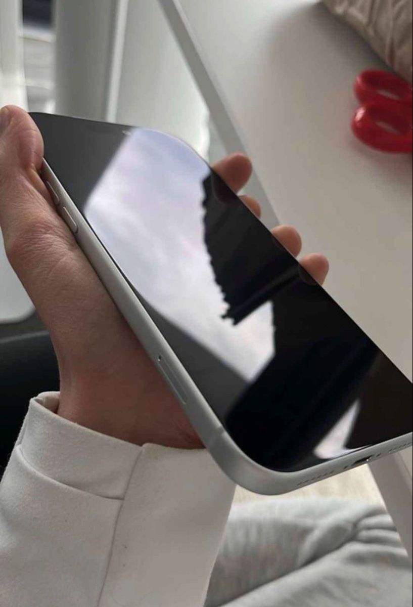 Apple Telefoni cellulari / Smartphones: 17 pro Max  – Nuovo (secondo la descrizione) da Gächlingen venduto da zal_ks2s 2