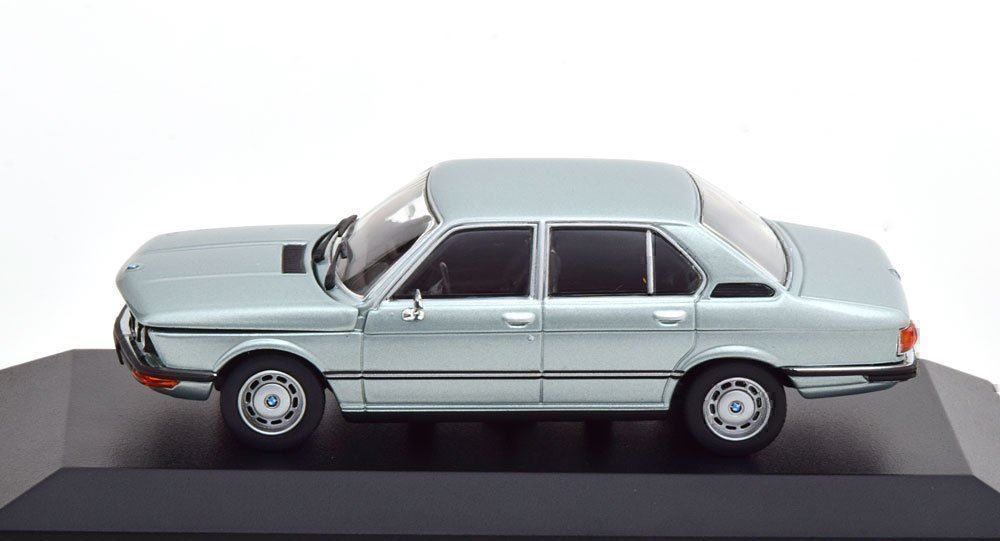 BMW Modellini d'auto: BMW 520 E12 Phase I 1972-1976 hellblau met.      1:43 – Nuovo e nell'imballaggio originale da Gerlafingen venduto da espero88 3