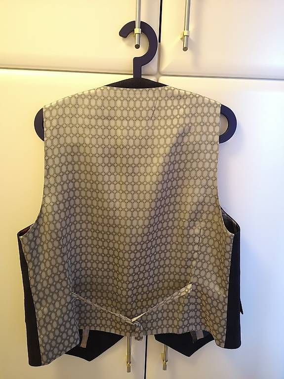 Gilet & Giacche: Ted Baker gilet wie neu – Usato da Wetzikon ZH venduto da mau_m2bm 1