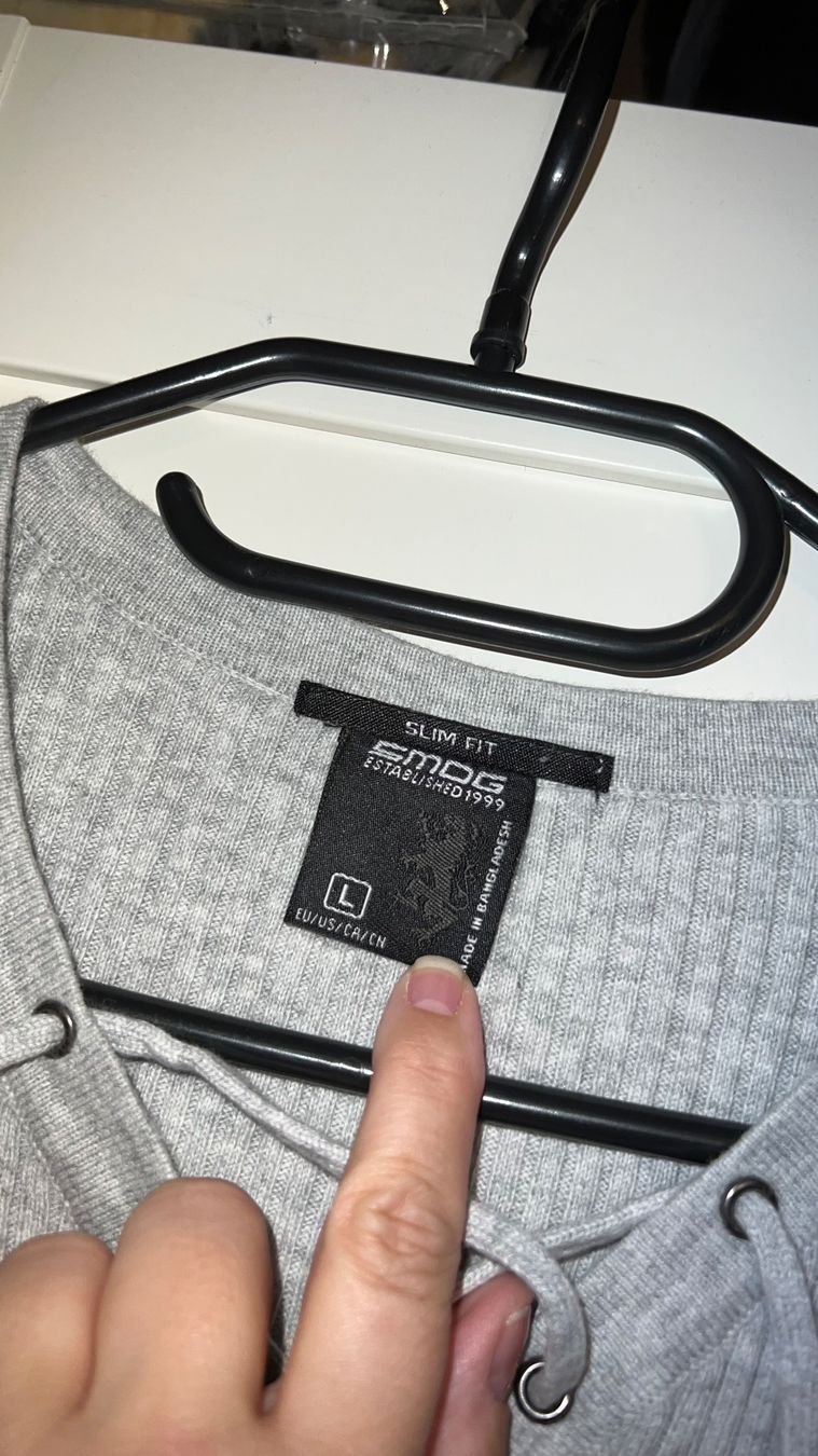 Pullover & Sweatshirts: • Smog Pullover mit Schnürren • – Gebraucht aus Basel von mendoza13 1