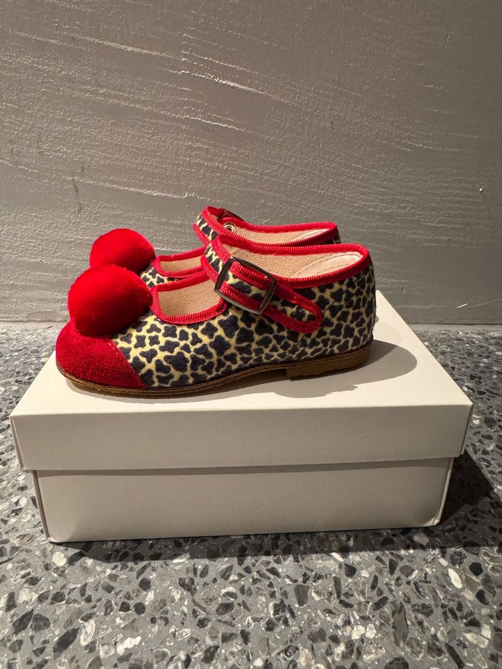 Tiger Swiss Scarpe per ragazzi: Tigerfinkli Grösse 22 – Nuovo e nell'imballaggio originale da Olten venduto da Kaufhauskrone 1