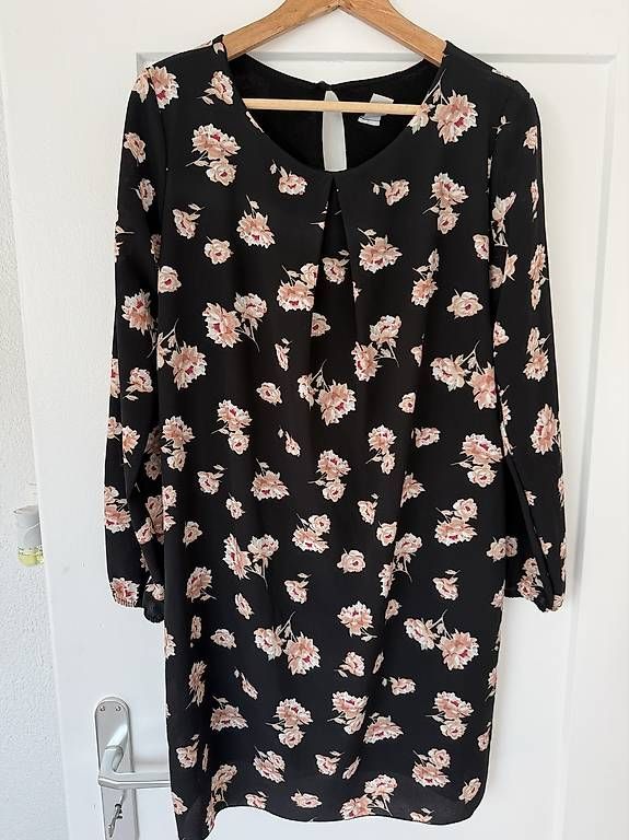 Robes: Kleid – Neuf avec emballage d'origine à Niederlenz par Anita0113