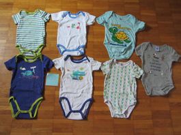 Lot de 4 bodys à manches courtes taille 68 - 74.