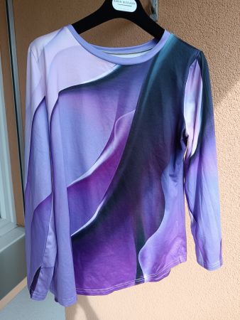 Top Langarm violett abstrackter Print Grösse M/38