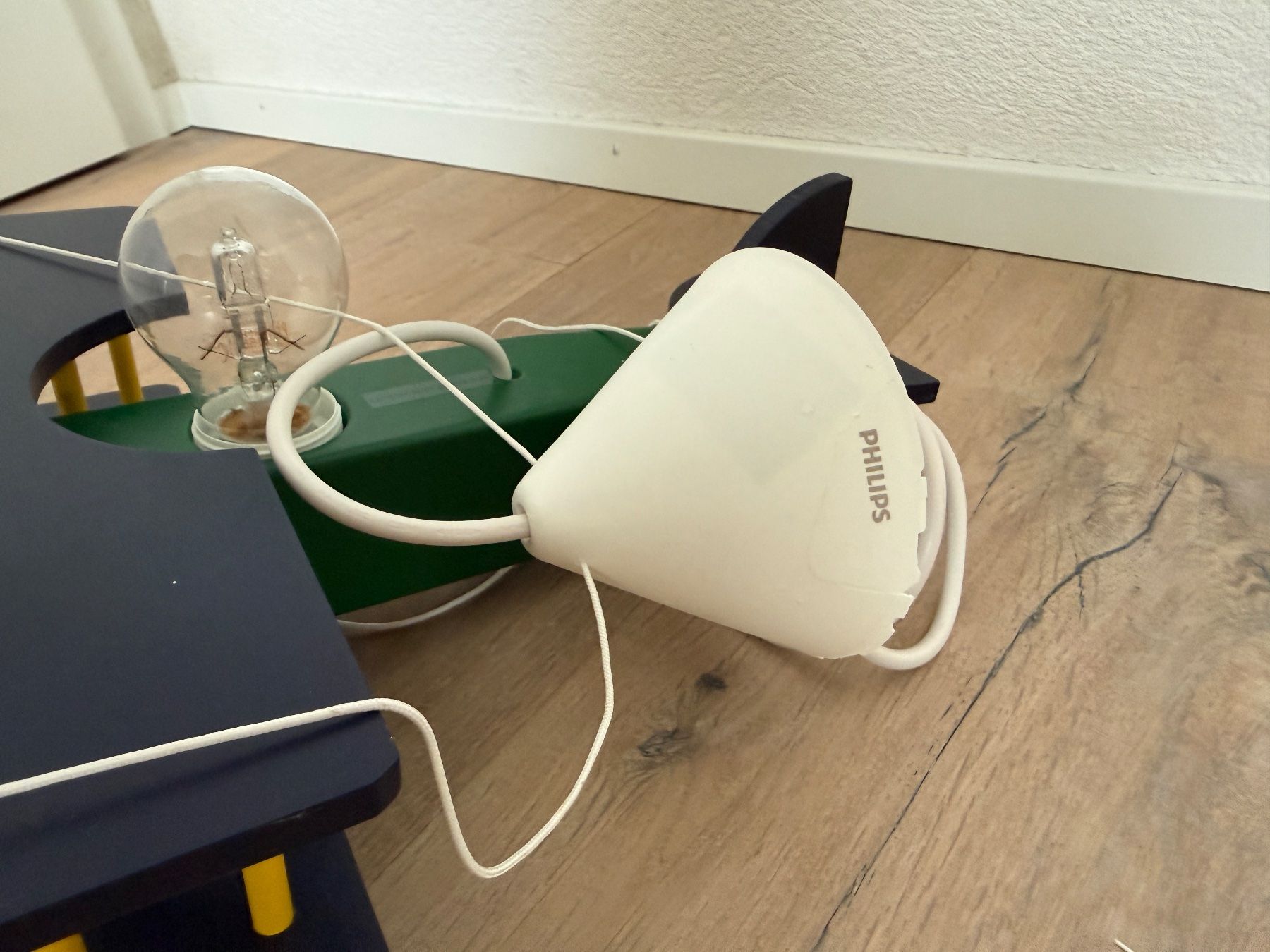 Philips Lampadari & plafoniere: Kinder Deckenlampe Flugzeug Holz von Philips – Usato da Brügg BE venduto da RealKani 4