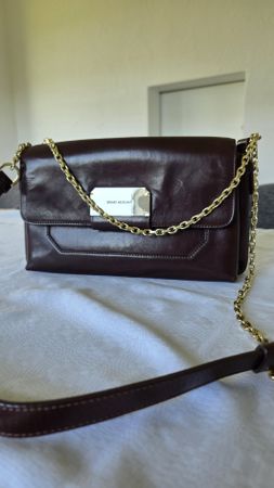 Hochwertige zeitlose Tasche von STUART WEITZMAN