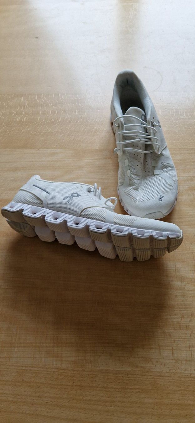 On Scarpe da donna: ON Schuhe – Usato da Märwil venduto da Mumel01 1
