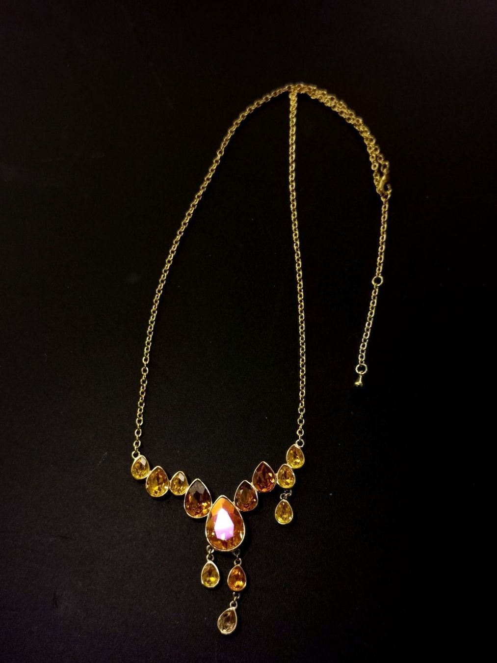 Swarovski Catenine: Collier Swarovski doré – Nuovo (secondo la descrizione) da Veyrier venduto da Leilazizou