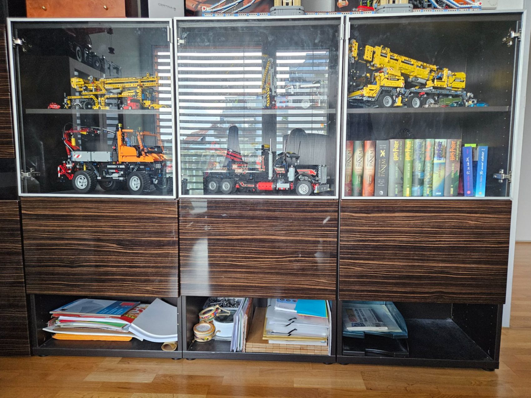 Ikea Vetrine: IKEA Besta Regal Gestell Vitrine Lego Glas – Usato da Pfäffikon ZH venduto da Sibylle87 1