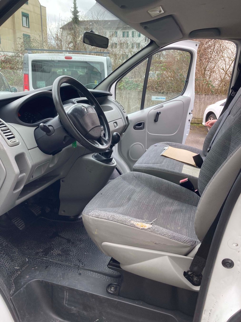 Renault Veicoli commerciali: Renault Trafic 90dci ab MFK – Usato da Zürich venduto da rosimiti 4