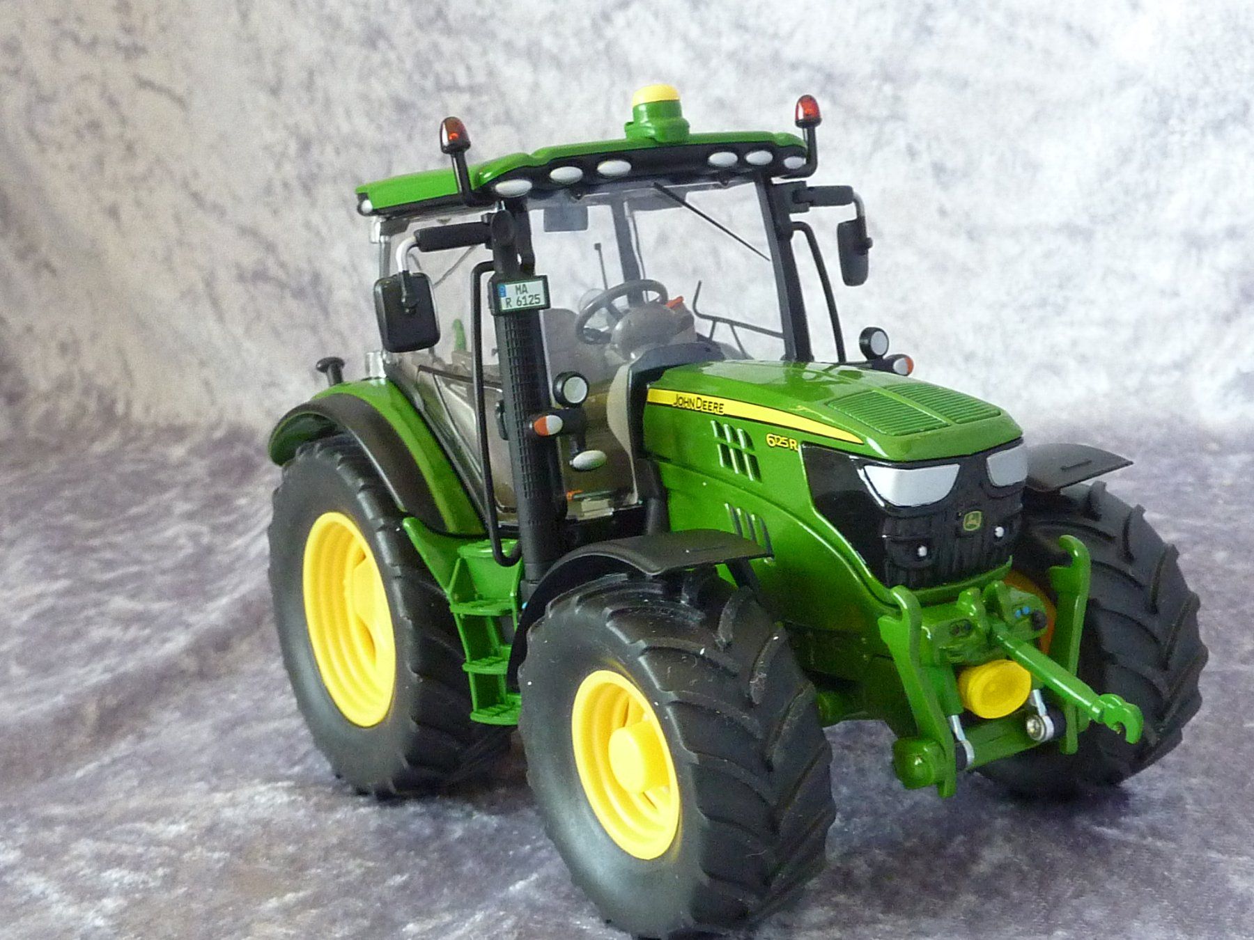 Modellbausätze & Standmodelle: John Deere 6125R  1:32 – Neu (gemäss Beschreibung) aus Dürrenäsch von modellautos4you 4