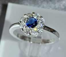 Schöner Ring mit blauem Zirkonia, 925 versilbert Gr. 7