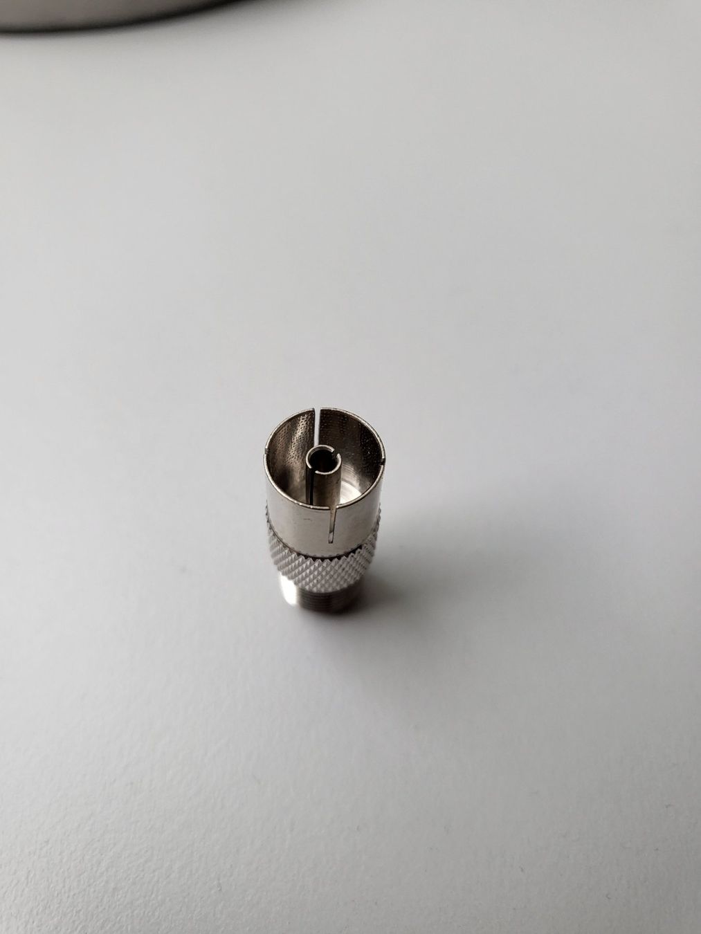 Unità & Adattatore: 2x Adapterstecker F-Buchse auf Koax-Buchse – Nuovo (secondo la descrizione) da Luzern venduto da Dealgood 3