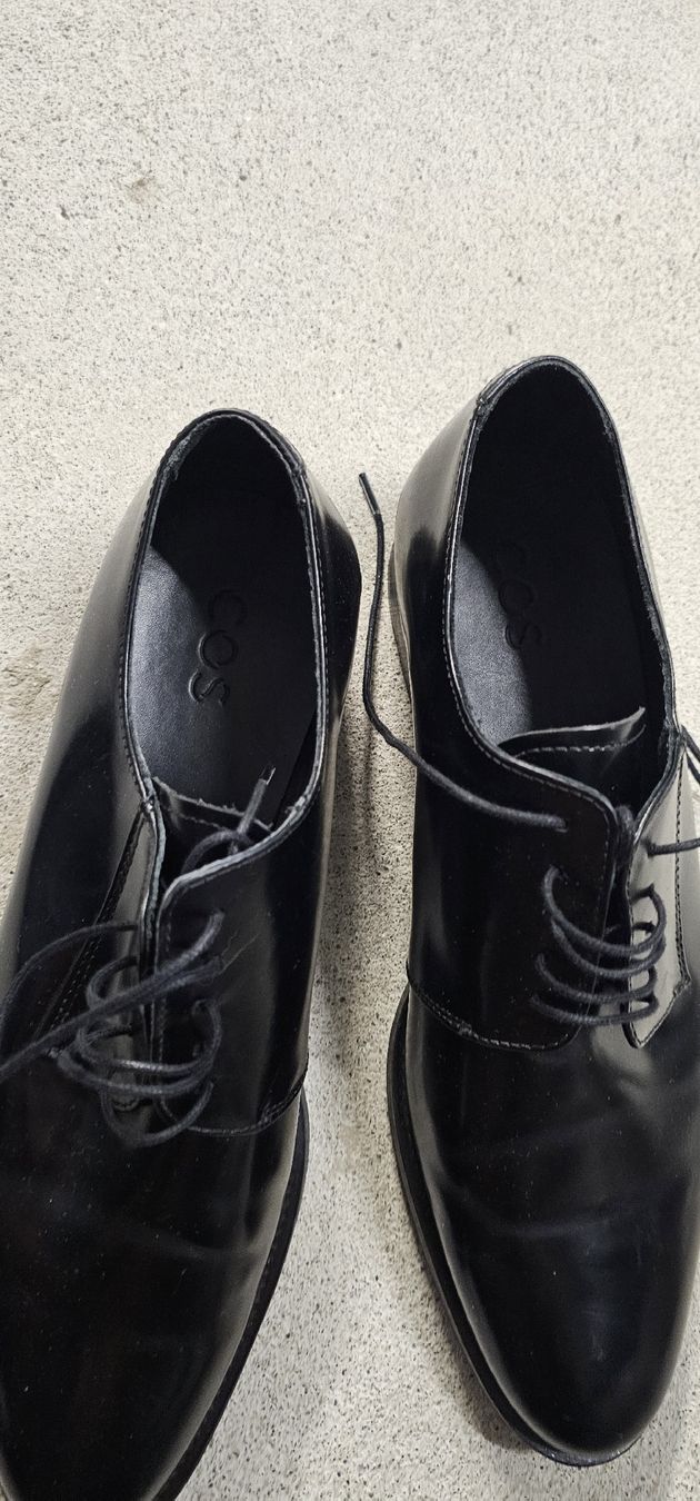 Cos Scarpe da uomo: COS Leder Halbschuhe schwarz Grösse 41 – Nuovo (secondo la descrizione) da Zürich venduto da Yllka.ja 2