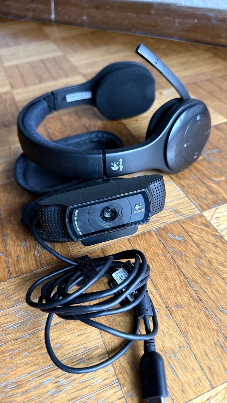 Logitech Webcam: Logitech HD Pro C920+H800 Bluetooth Wireless Headset – Usato da Zürich venduto da Carambina78