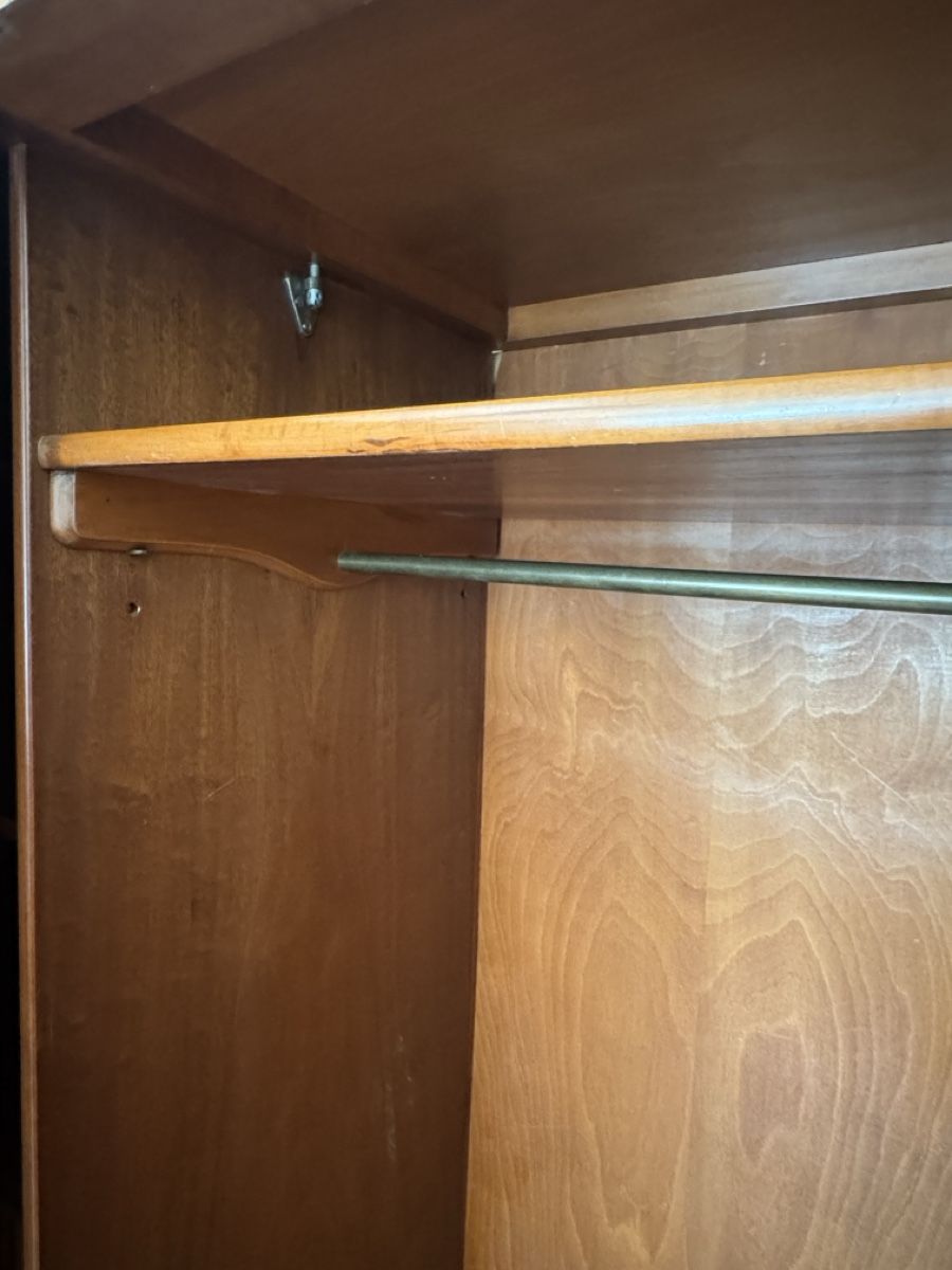Armadi: Kleiderschrank 30er Holz – Usato da Basel venduto da YanaR10 4