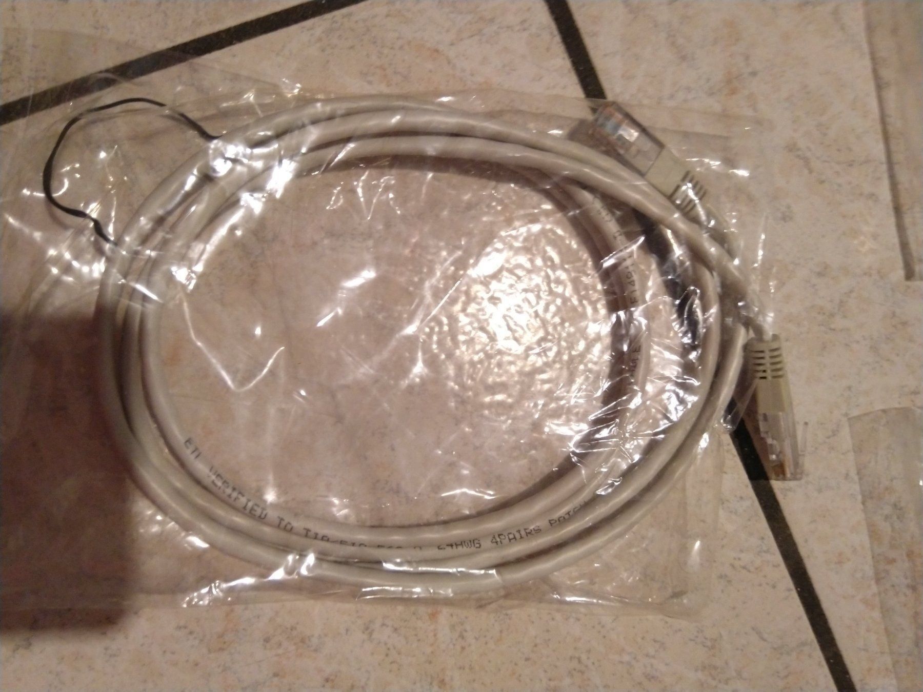 Câbles: cable LAN Ethernet – Neuf (Voir description) à Porza par tbch 1