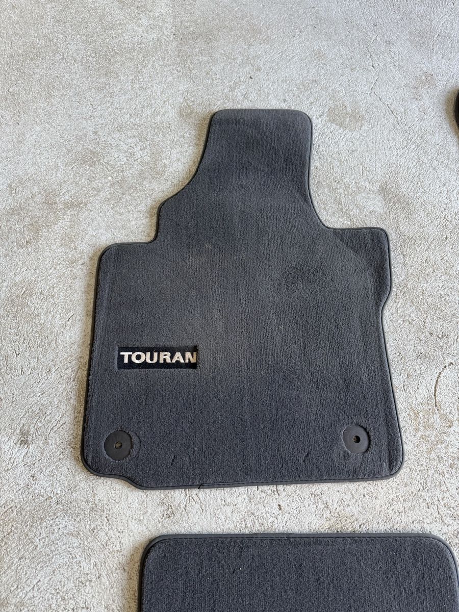 VW Tapis / Bacs: Tapis VW TOURAN – D'occasion à Biel/Bienne par MK_Cars 1