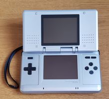 Nintendo DS Silber + Pokémon HeartGold Goldene Edition OVP