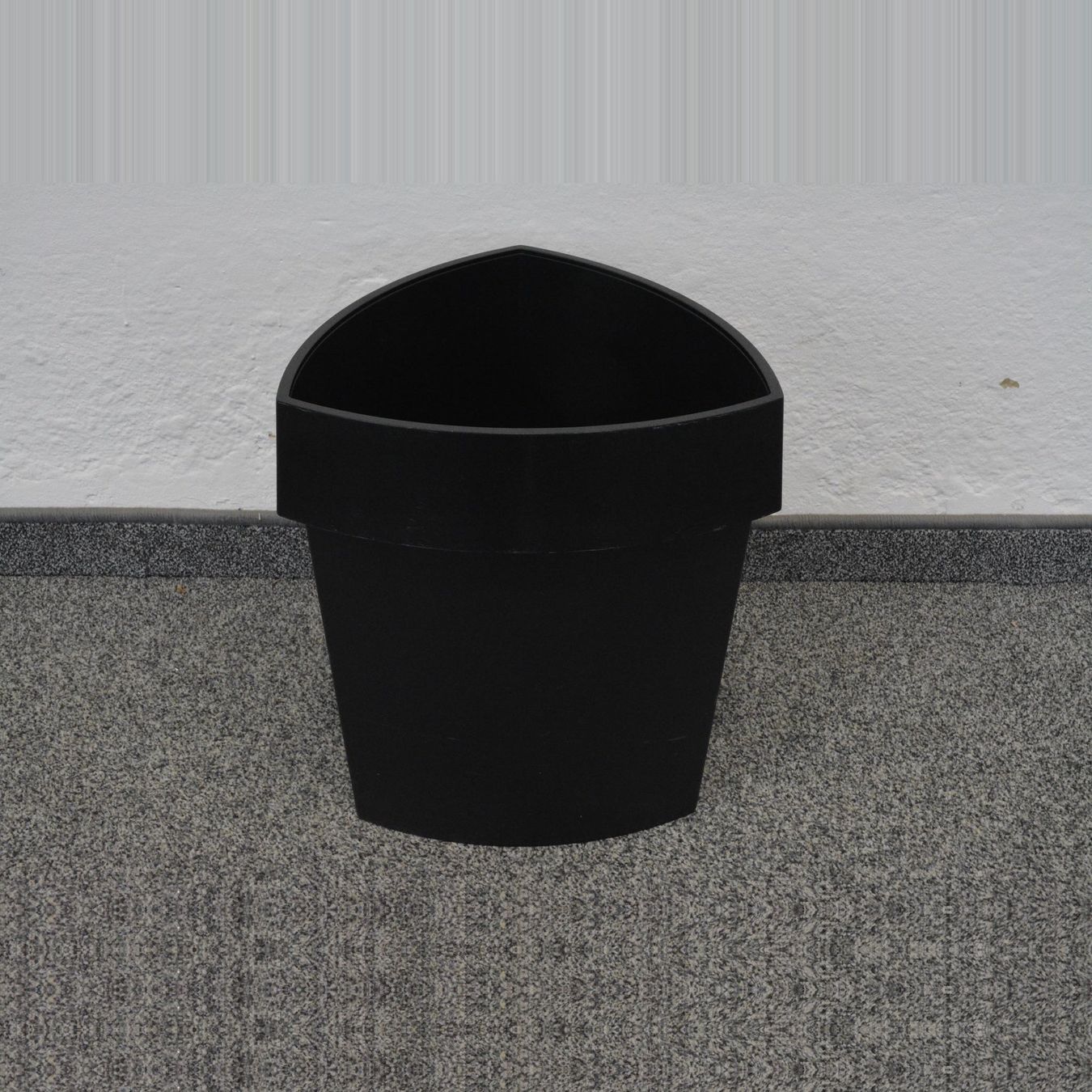 Vasi per fiori: Rexite Abfalleimer 1500 eco mit Abdeckung Schwarz – Usato da Schönenwerd venduto da mcofficeshop