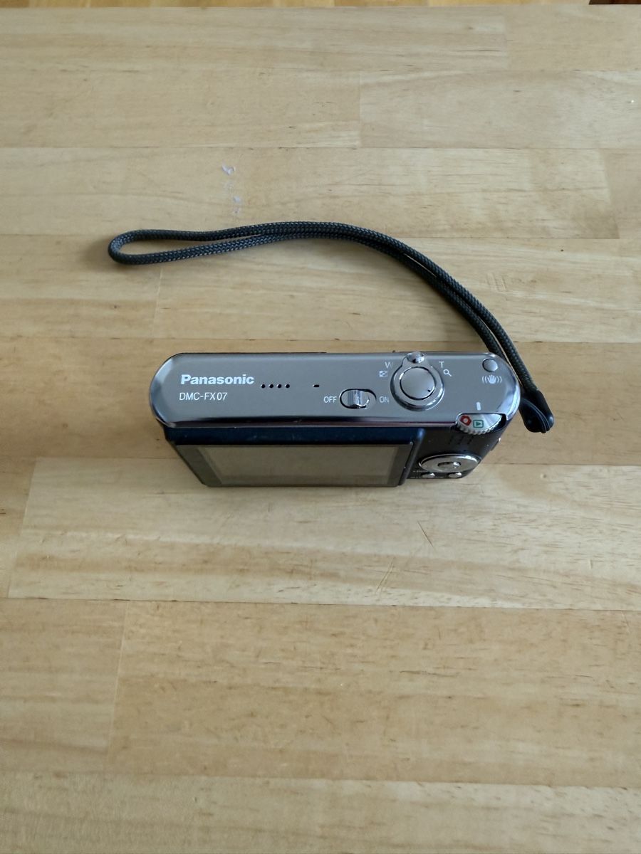 Panasonic Fotocamera: Panasonic Lumix DMC-FX07 Digitalkamera – Usato da Giswil venduto da urr_7c5j 2