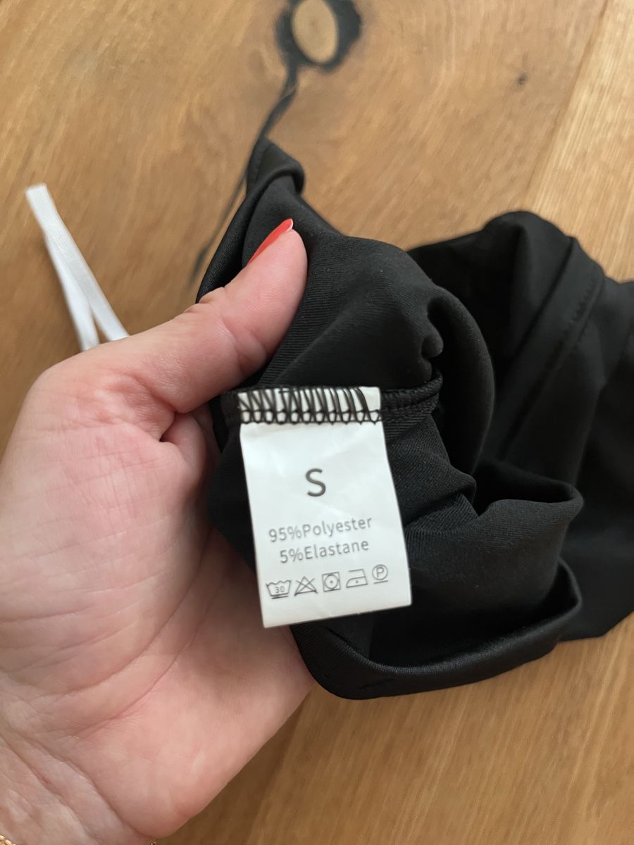Top: Top Damen schwarz Grösse S mit Spitze – Usato da Riehen venduto da SalomeTramer 2
