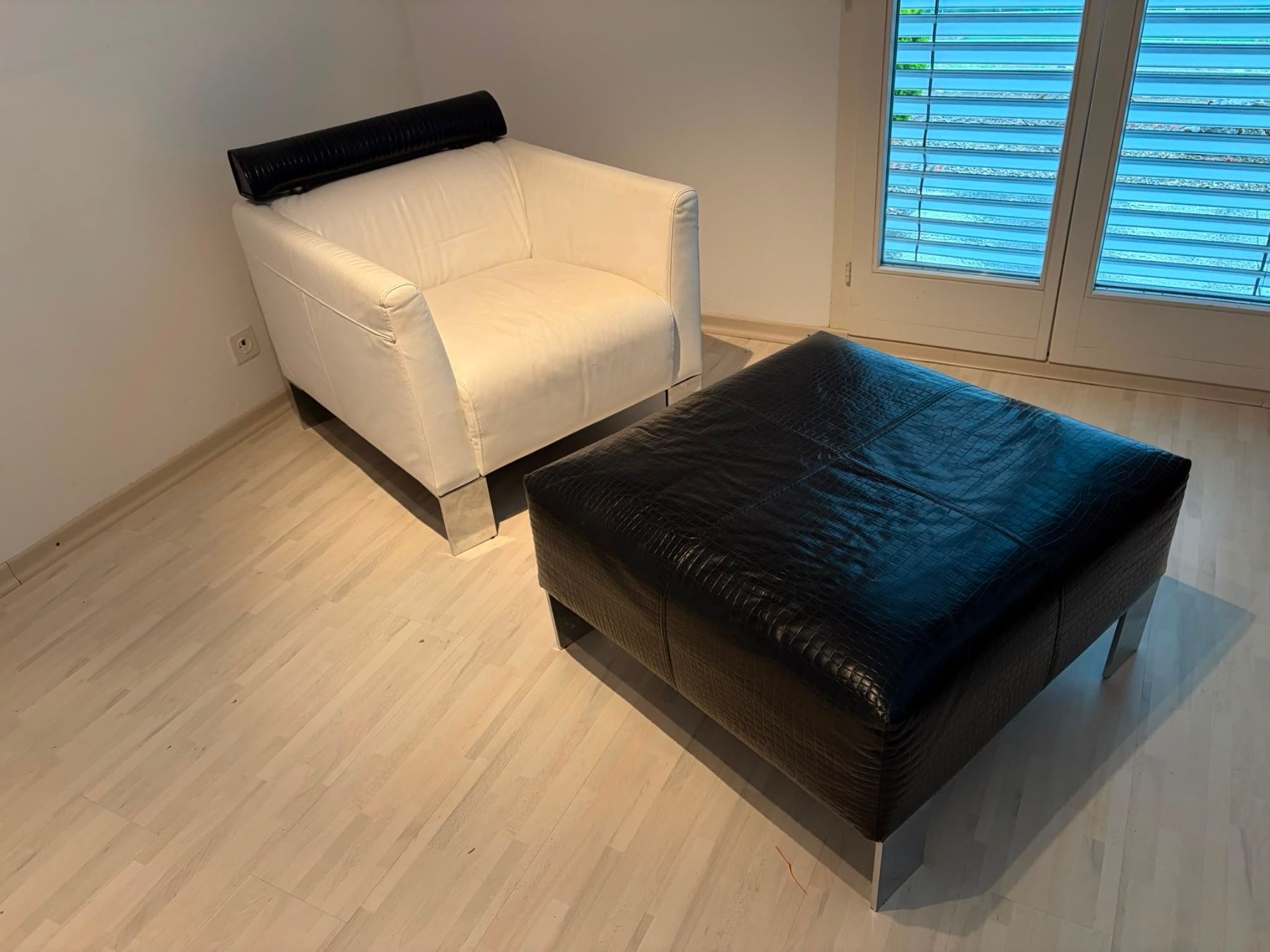 Poltrone: Ledersessel mit Ottomane – Usato da Schlieren venduto da balthasarcarbon 3