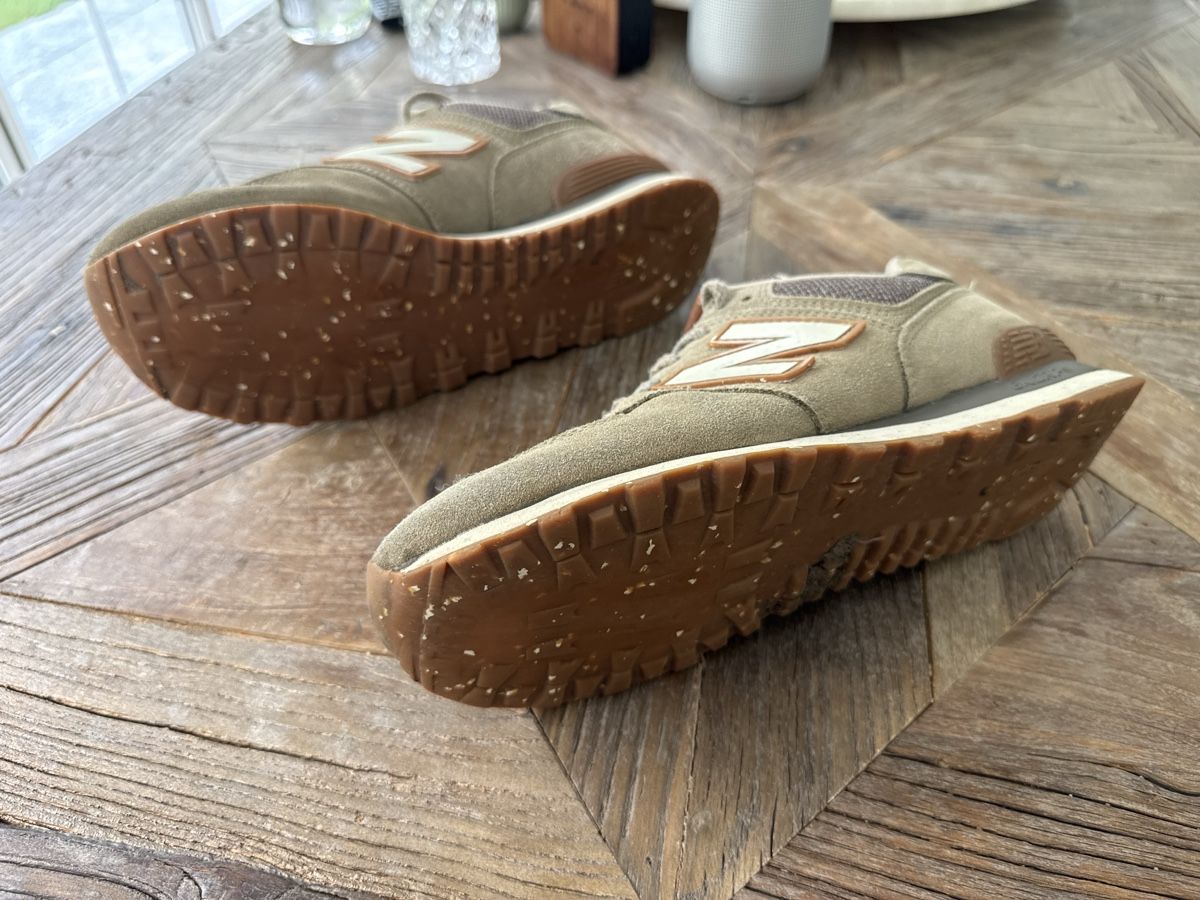 Herrenschuhe: New Balance Sneaker Herren Grösse 43 – Gebraucht aus Pfeffingen von Schanti0 1