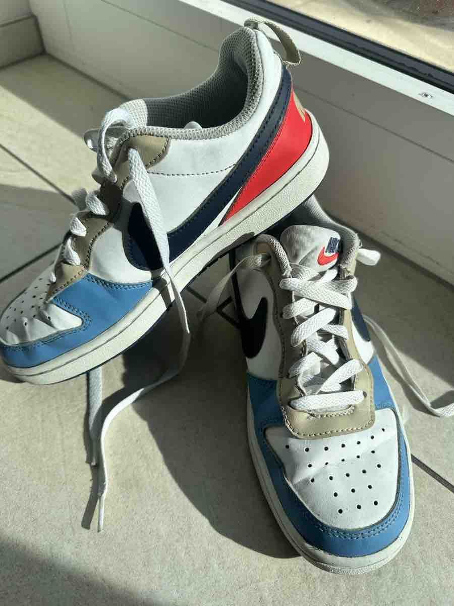 Nike Scarpe da uomo: Nike Sneakers multi-coloured used condition – Usato da Laufen venduto da krissym