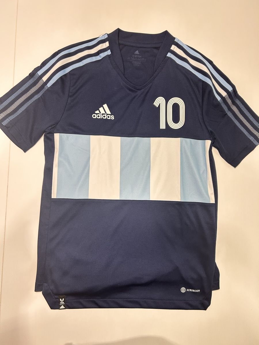 Adidas Maillots de corps & Pantalons: Messi Trikot – Neuf (Voir description) à Lachen SZ par luk_fw6s