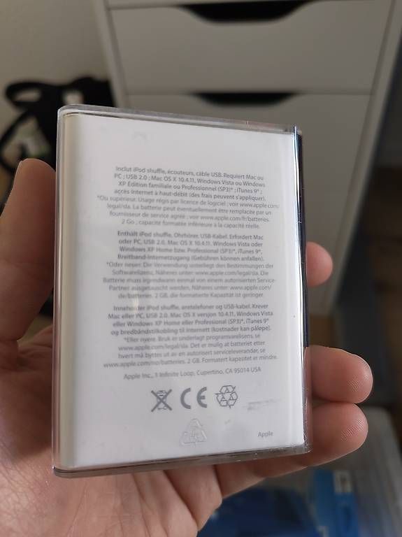 Lettore multimediale portatile: iPod Shuffle 2GB (2009) – Nuovo e nell'imballaggio originale da Lachen SZ venduto da Kamelfluesterer 1