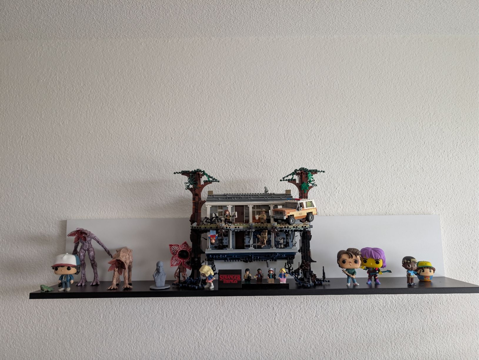 Lego Statuette: set Lego The Upside Down avec figurine Stranger Things – Usato da Biel/Bienne venduto da dyl_25lb 3