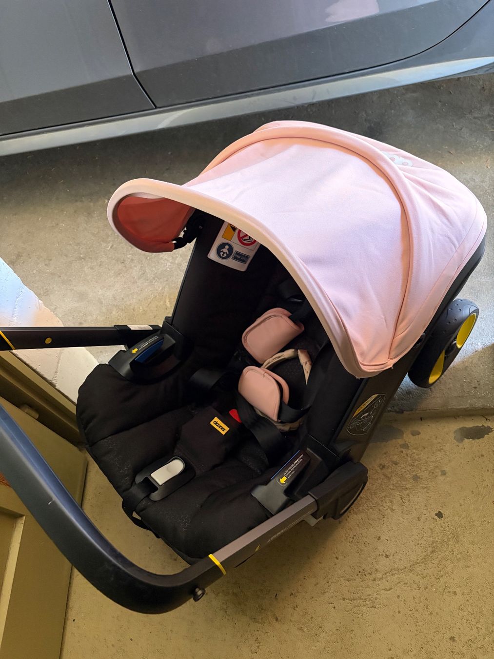 Doona Auto-Kindersitze: Doona – Autokindersitz & Kinderwagen – Gebraucht aus Rotkreuz von hel_w8ck