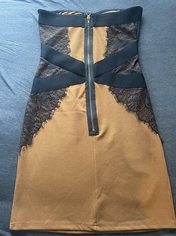 Vestiti: Kleid Grösse m – Nuovo (secondo la descrizione) da Niederhasli venduto da sev_d7hq 1