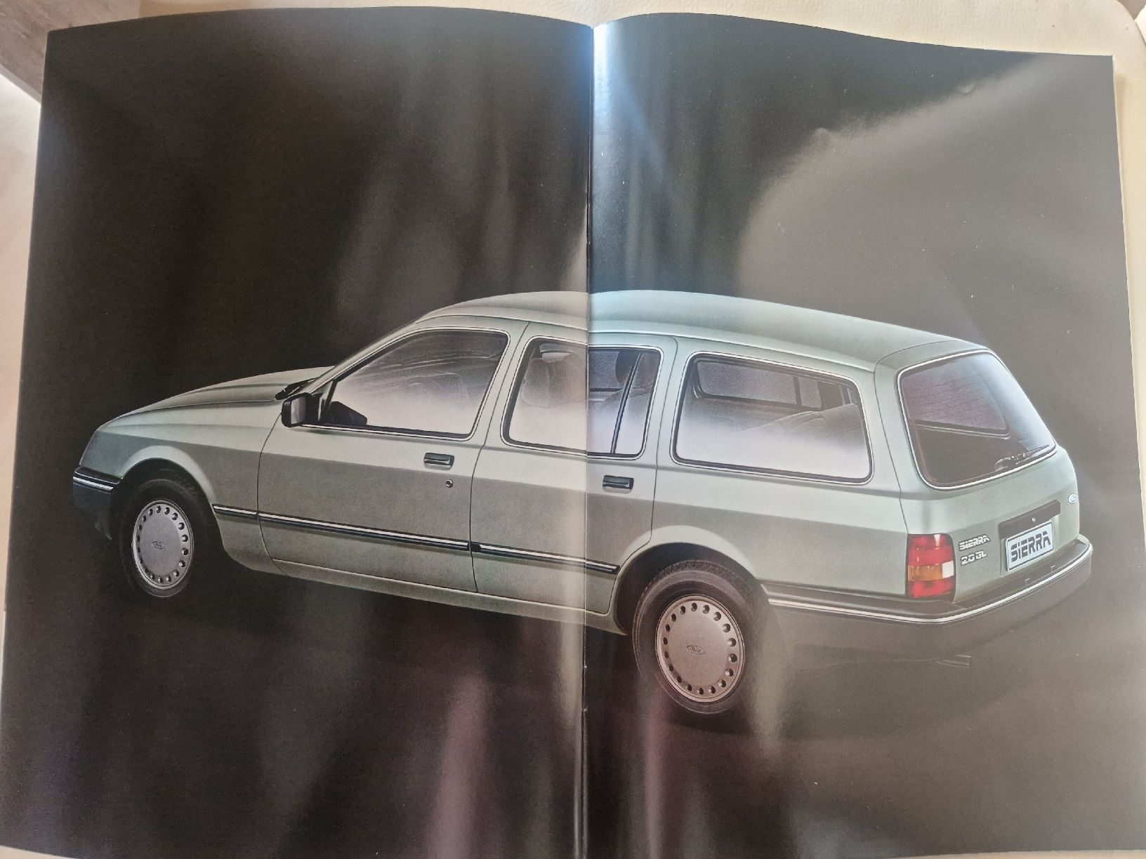 Ford Documenti: Rarer Ford Sierra Prospekt – Usato da Safenwil venduto da saavo 2