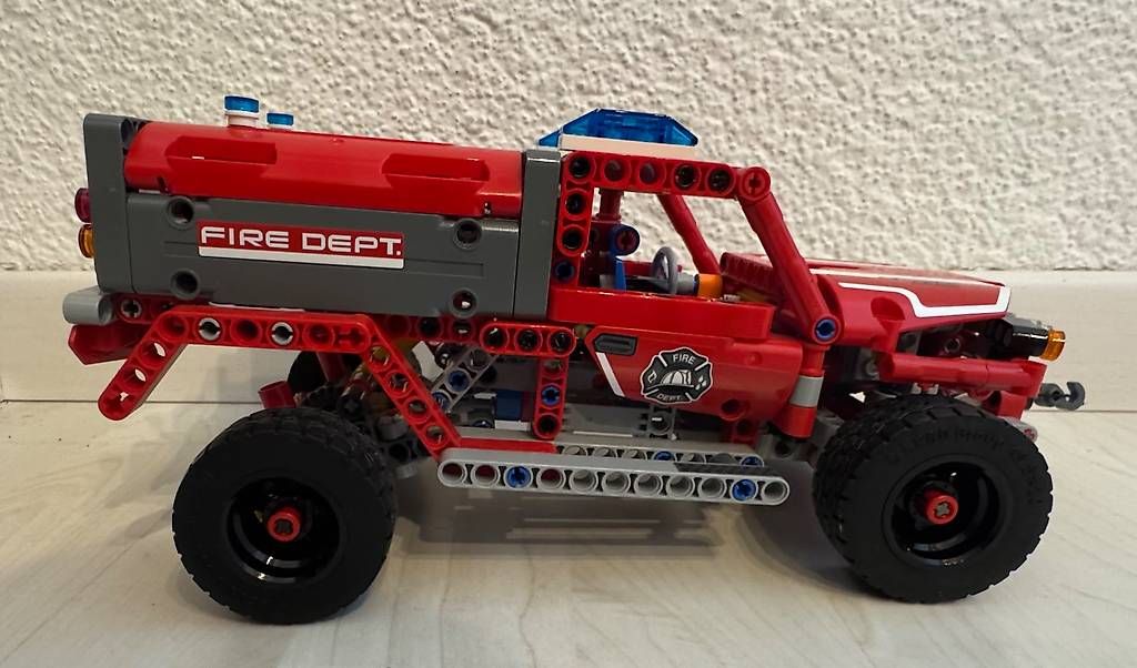 Lego Jouets: Lego Technic First Responder Feuerwehrauto 42075 – D'occasion à Oberbipp par lau_xyb2 3