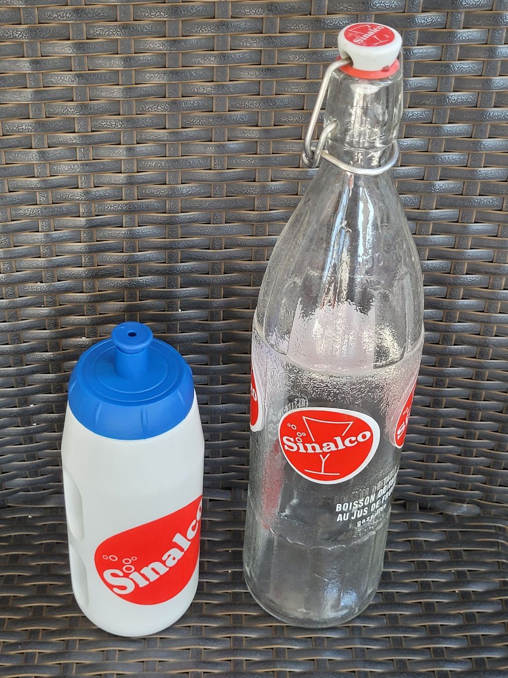 Bottiglie: Ab 1.-Vintage Flaschen Sinalco – Usato da Buttikon SZ venduto da Renco