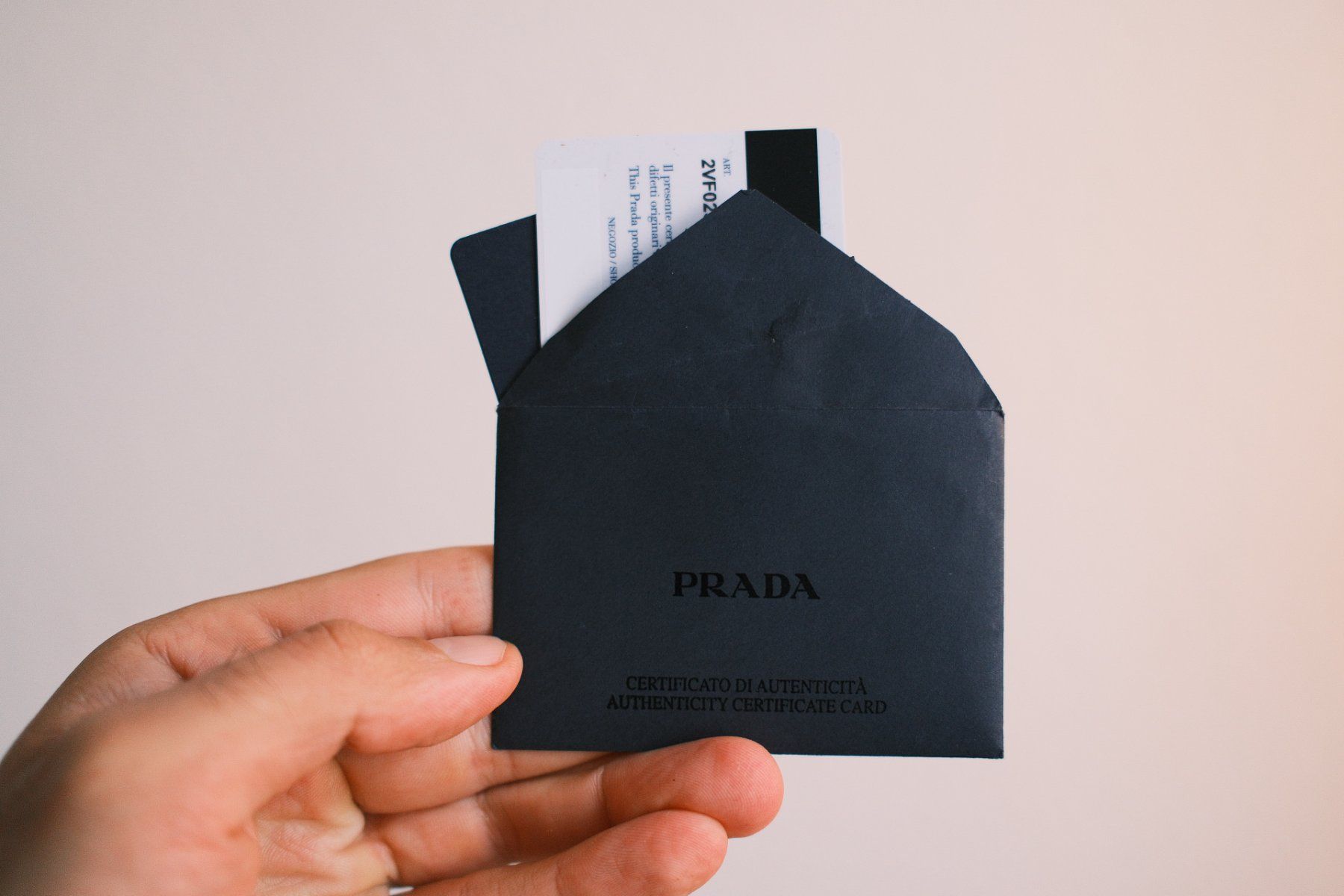 Prada Borse: Prada Handbag- Saffiano Pouch – Usato da Zürich venduto da and_vp7g 7